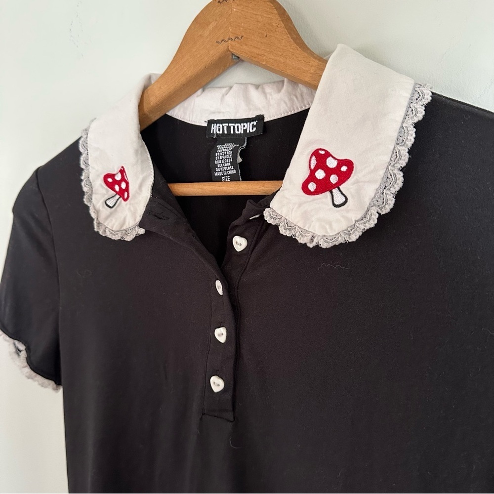 Mushroom Embroidered Lacey Collared Cropped Tee Size Small - Picture 2 of 11